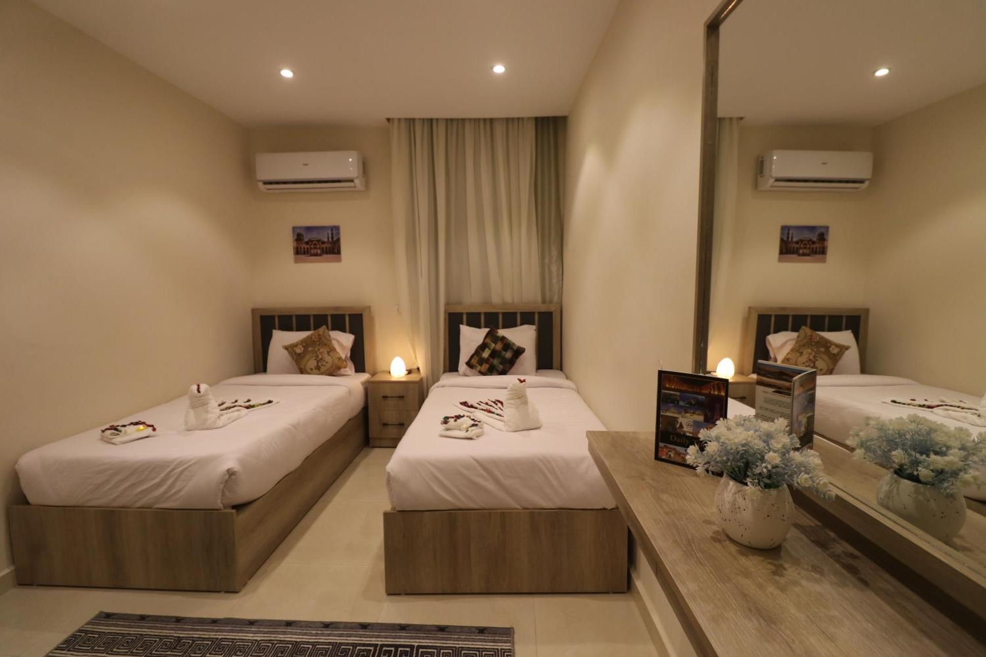 Locanda Pyramids Hotel Kafrat al Jabal Exterior photo