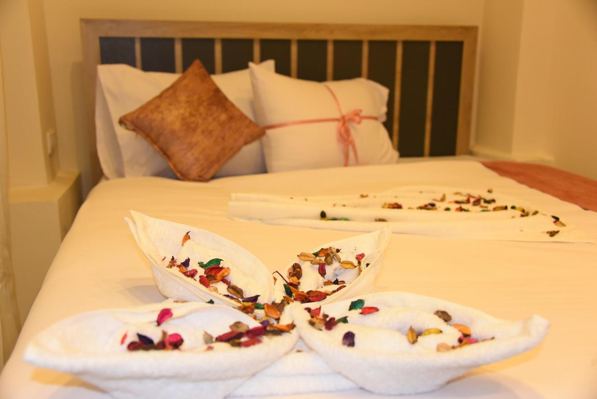 Locanda Pyramids Hotel Kafrat al Jabal Exterior photo
