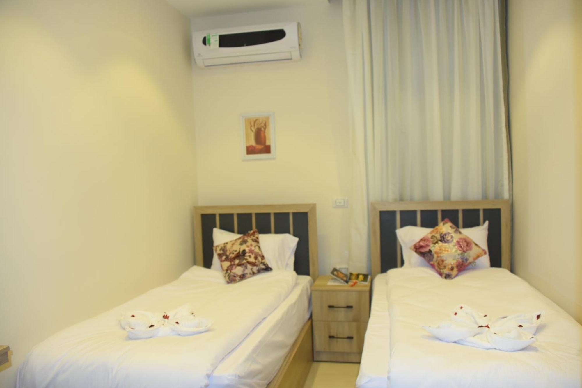Locanda Pyramids Hotel Kafrat al Jabal Exterior photo